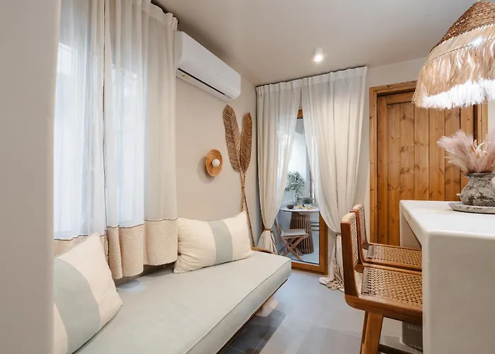 Chic Elysium * Naxos City