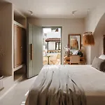 Chic Elysium Apartment Naxos City