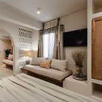 Chic Elysium * Naxos City